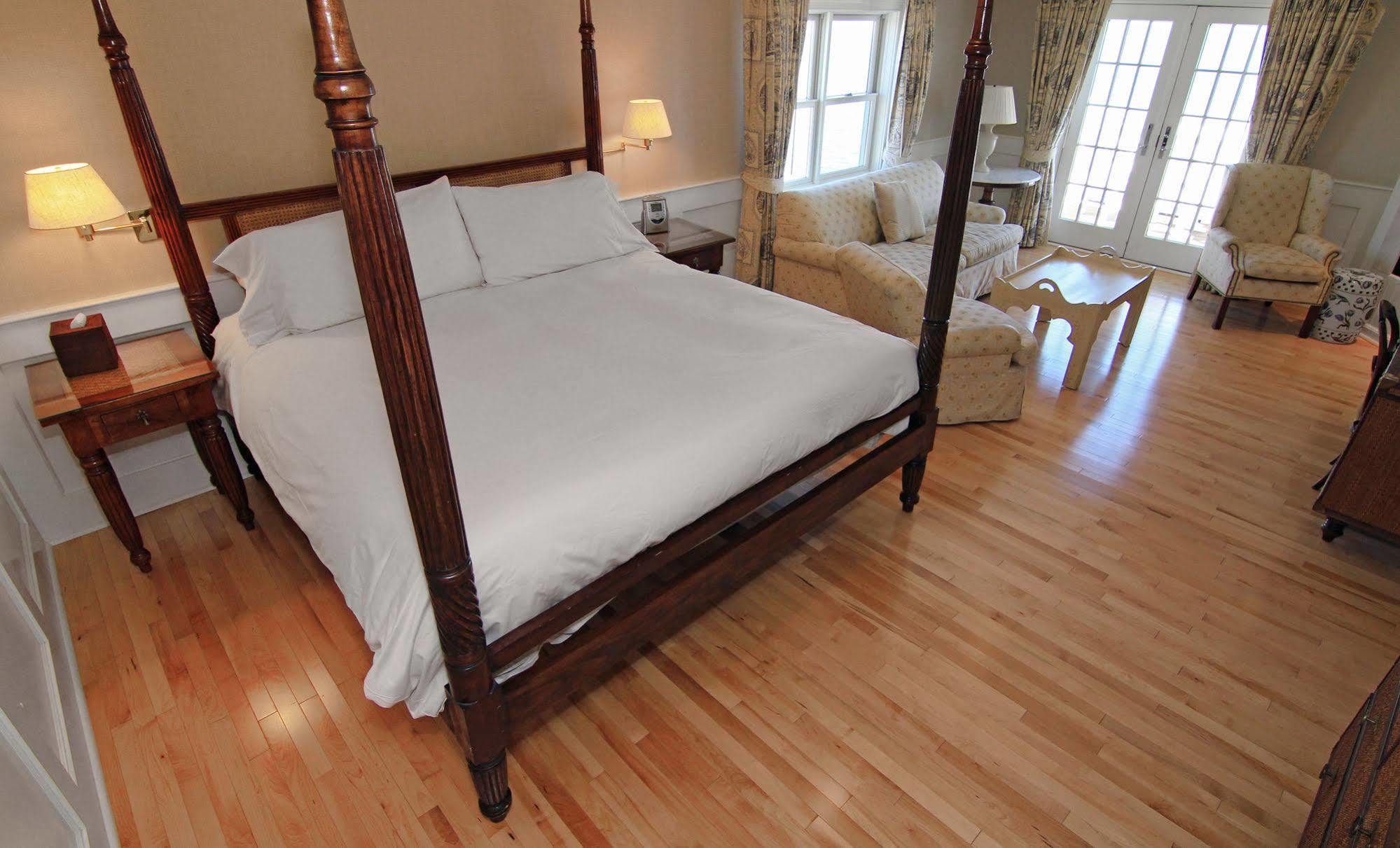 Anchor Inn Beach House بروفينس المظهر الخارجي الصورة