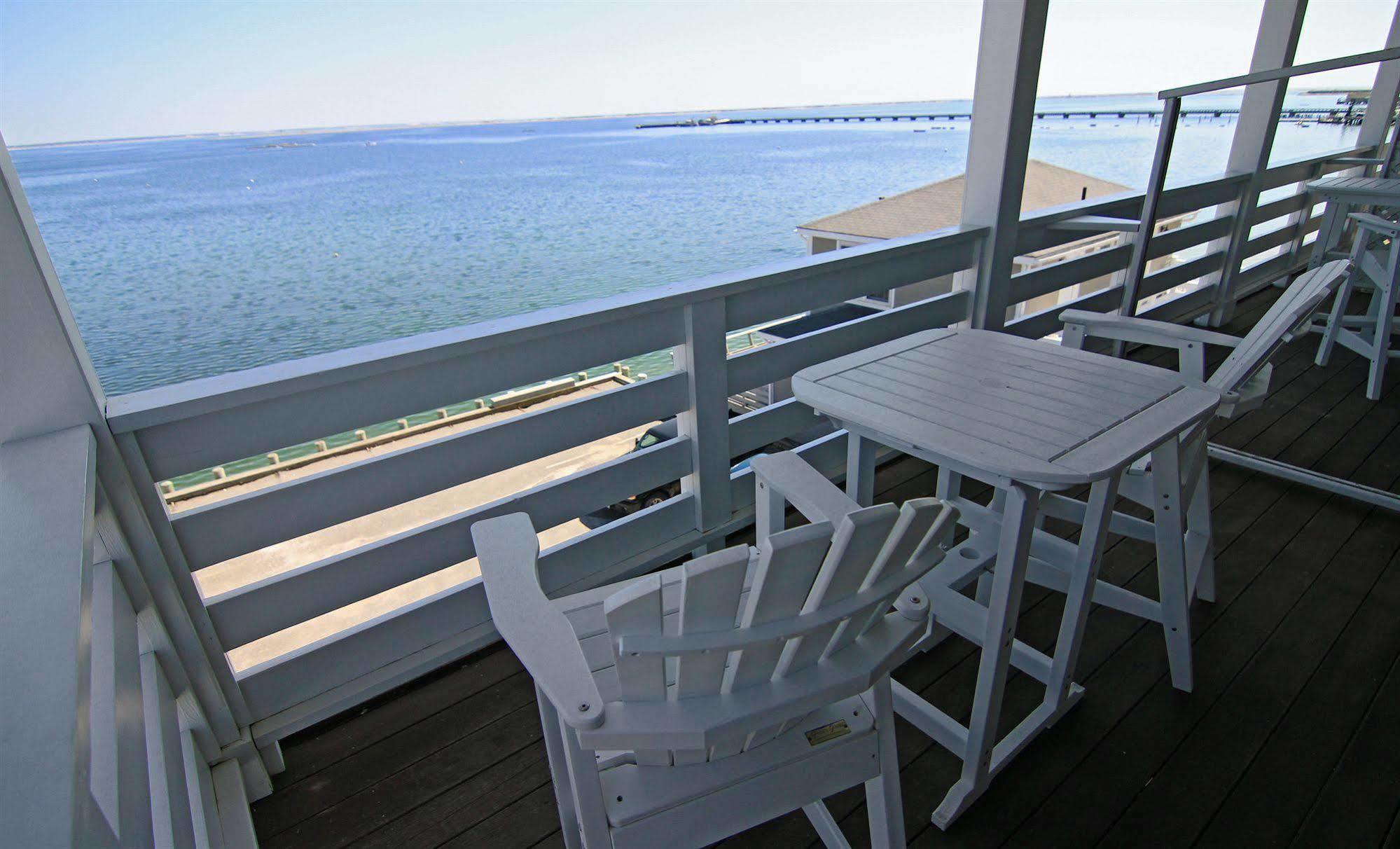 Anchor Inn Beach House بروفينس المظهر الخارجي الصورة